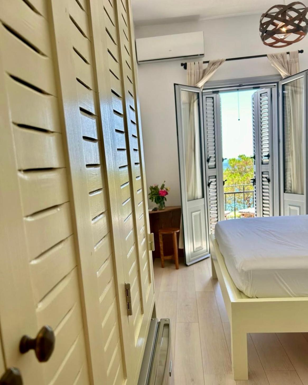 Guesthouse 1932 Himare Eksteriør bilde
