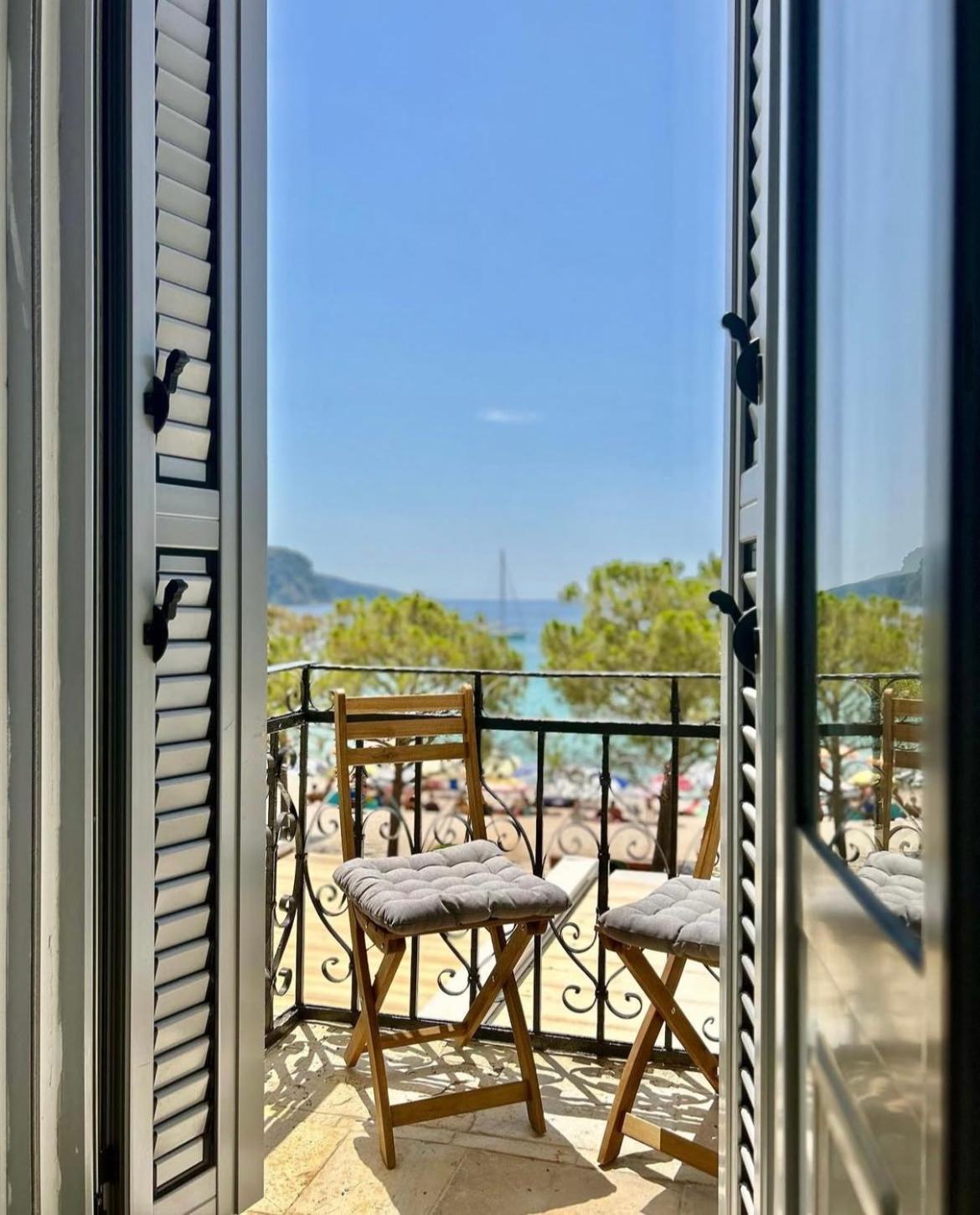 Guesthouse 1932 Himare Eksteriør bilde