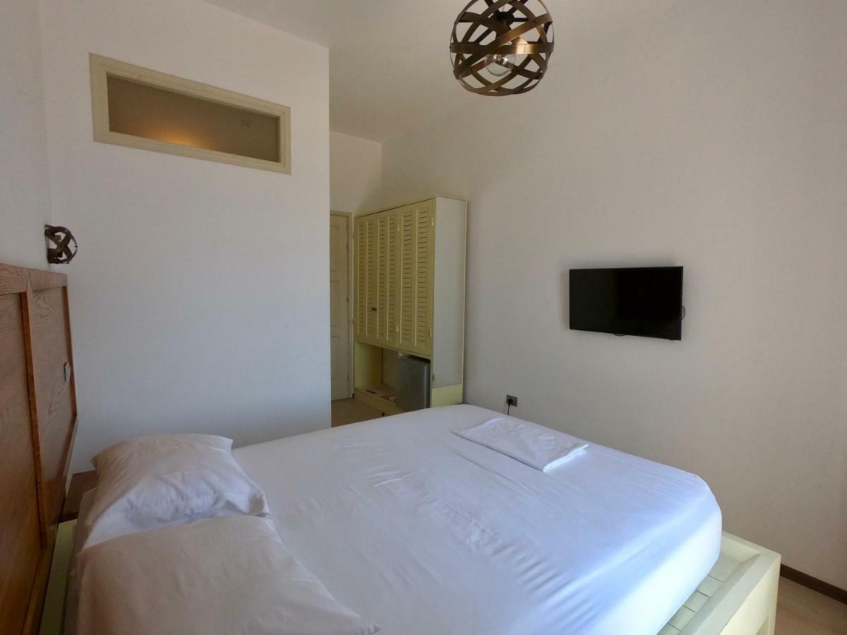 Guesthouse 1932 Himare Eksteriør bilde